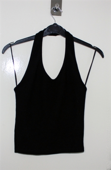 Topshop Tall Black Ribbed Halterneck Crop Top: Current Price £4.00 http://www.ebay.co.uk/itm/Topshop-Tall-Black-Ribbed-Halterneck-Crop-Top-UK-10-/322261020810?hash=item4b0840f08a:g:re0AAOSwLnBX2Ho4