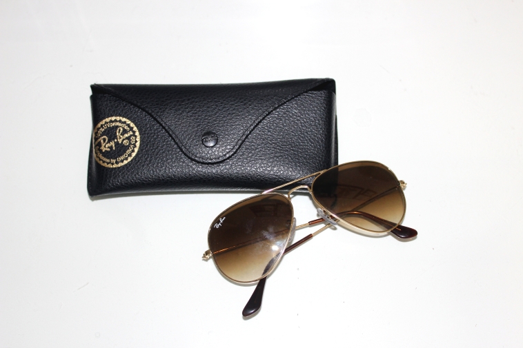 Ray-Ban Aviator RB 3025 001/51 Small Arista (Gold): Current Price £65.00 http://www.ebay.co.uk/itm/Ray-Ban-Aviator-RB-3025-001-51-Small-Arista-Gold-/322265586189?hash=item4b08869a0d:g:nHsAAOSwTA9X3n8V